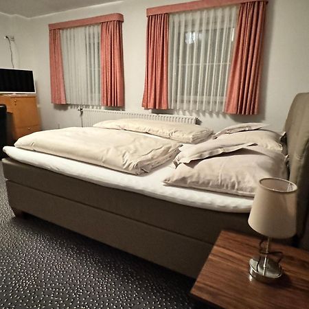 Hotel Und Restaurant Pinkenburg Wennigsen Екстериор снимка