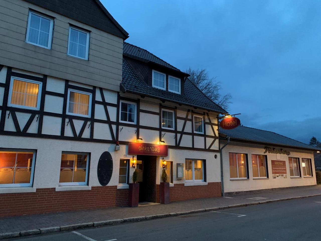 Hotel Und Restaurant Pinkenburg Wennigsen Екстериор снимка