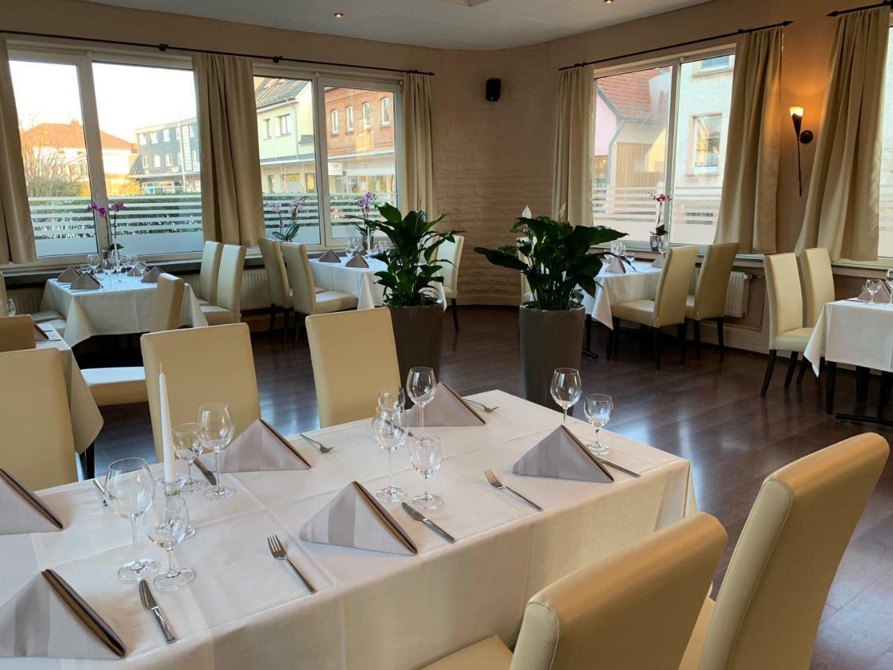 Hotel Und Restaurant Pinkenburg Wennigsen Екстериор снимка